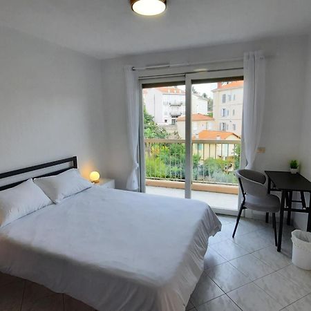 Sunny Mercury - Room In Apartment 戛纳 外观 照片