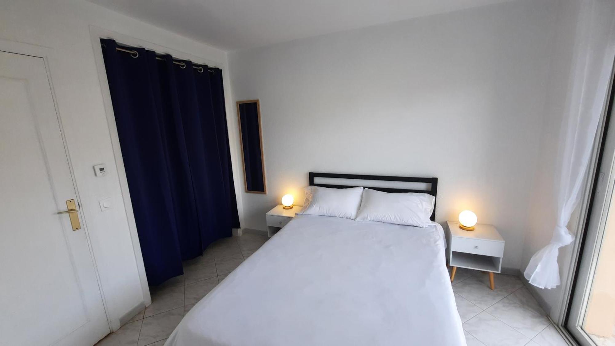 Sunny Mercury - Room In Apartment 戛纳 外观 照片