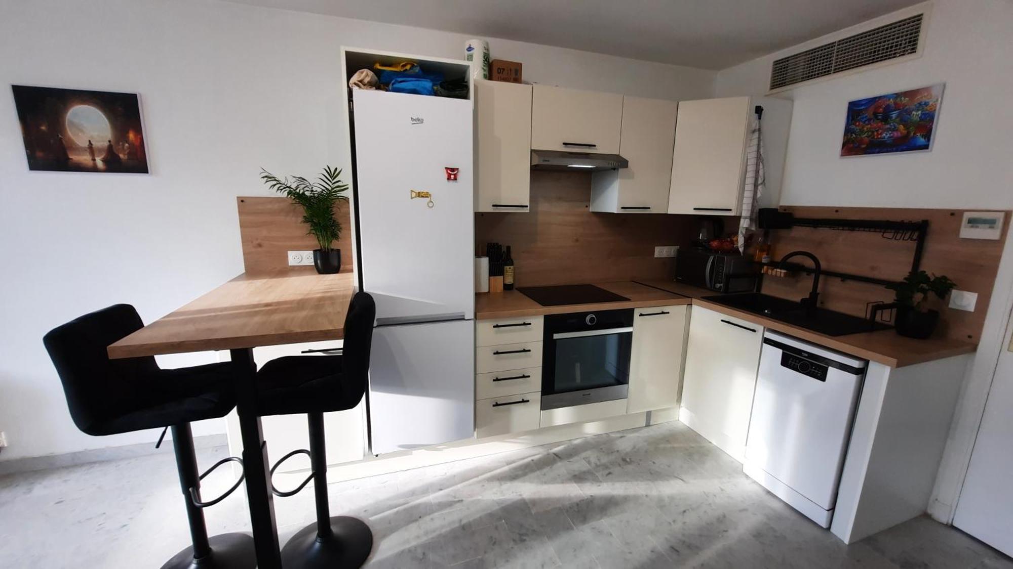 Sunny Mercury - Room In Apartment 戛纳 外观 照片